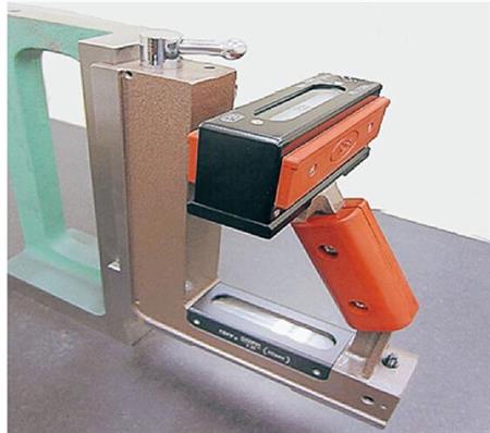 高精密磁性水平仪.jpg 高精密磁性水平仪.jpg