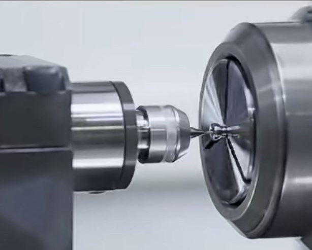 津上走心机钻微孔.jpg 津上走心机钻微孔.jpg